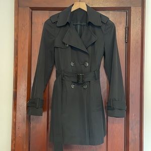 LIKE NEW - United Colors of Benetton fitted black trench coat